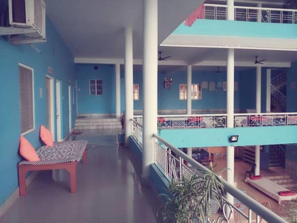 Sri Yoga Mandir Hotel Varanasi Exterior photo