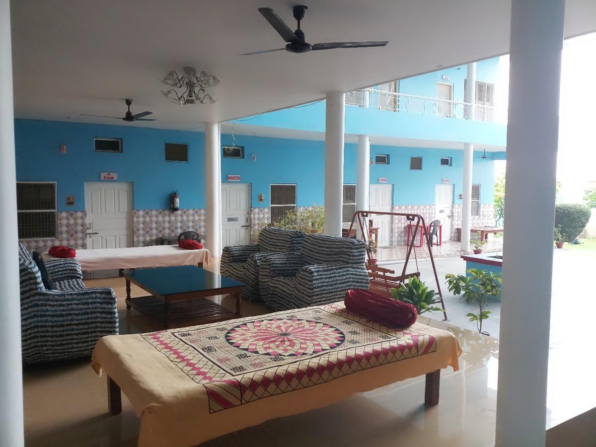 Sri Yoga Mandir Hotel Varanasi Exterior photo