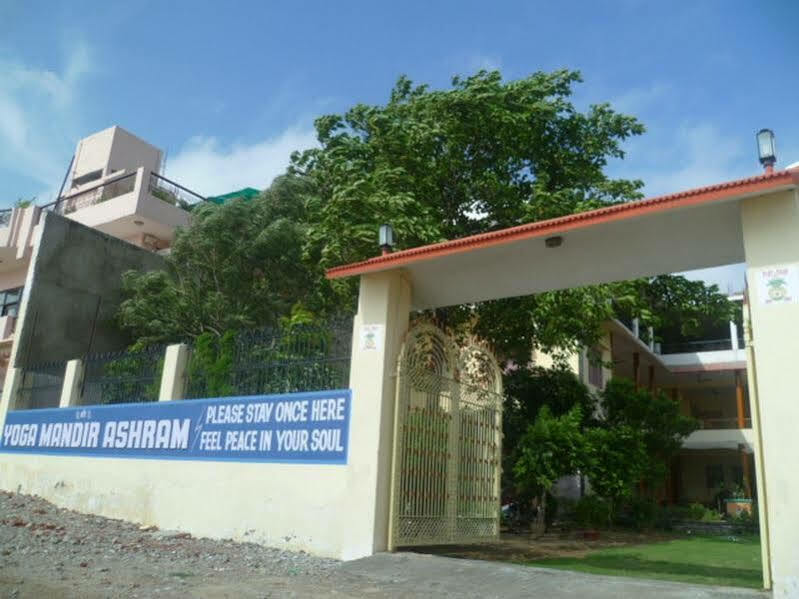 Sri Yoga Mandir Hotel Varanasi Exterior photo